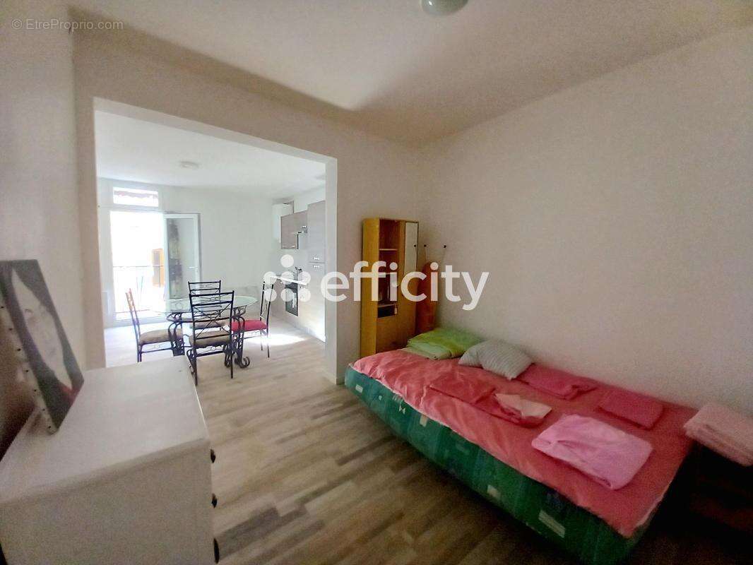 Appartement à NEZIGNAN-L'EVEQUE