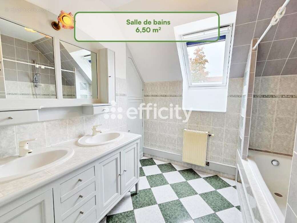 Maison à COURDIMANCHE