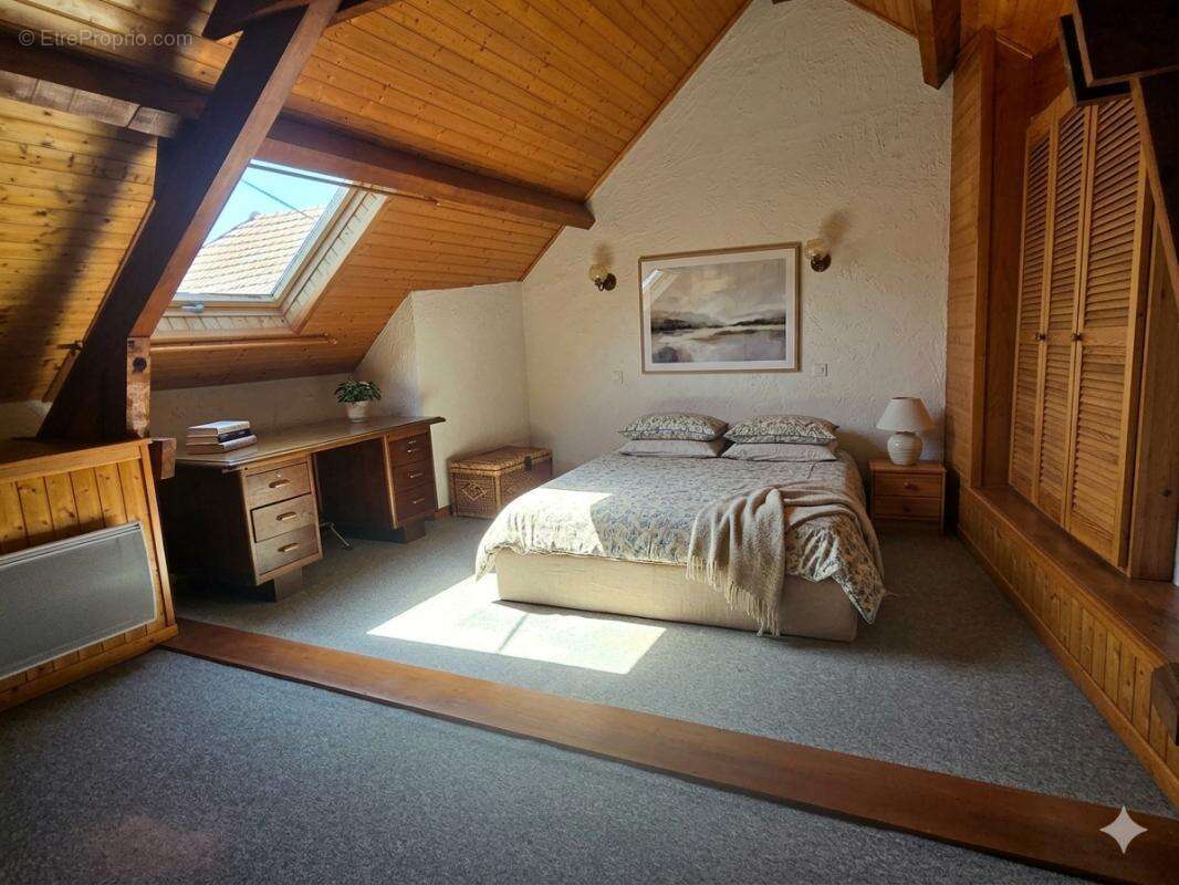 Maison à LE MAYET-DE-MONTAGNE