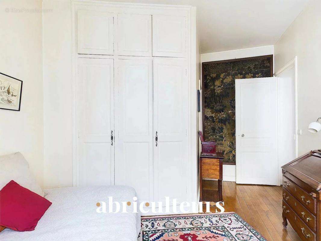 Appartement à LEVALLOIS-PERRET