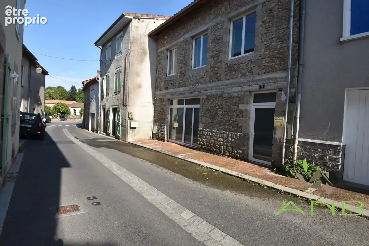 Maison à PIEGUT-PLUVIERS