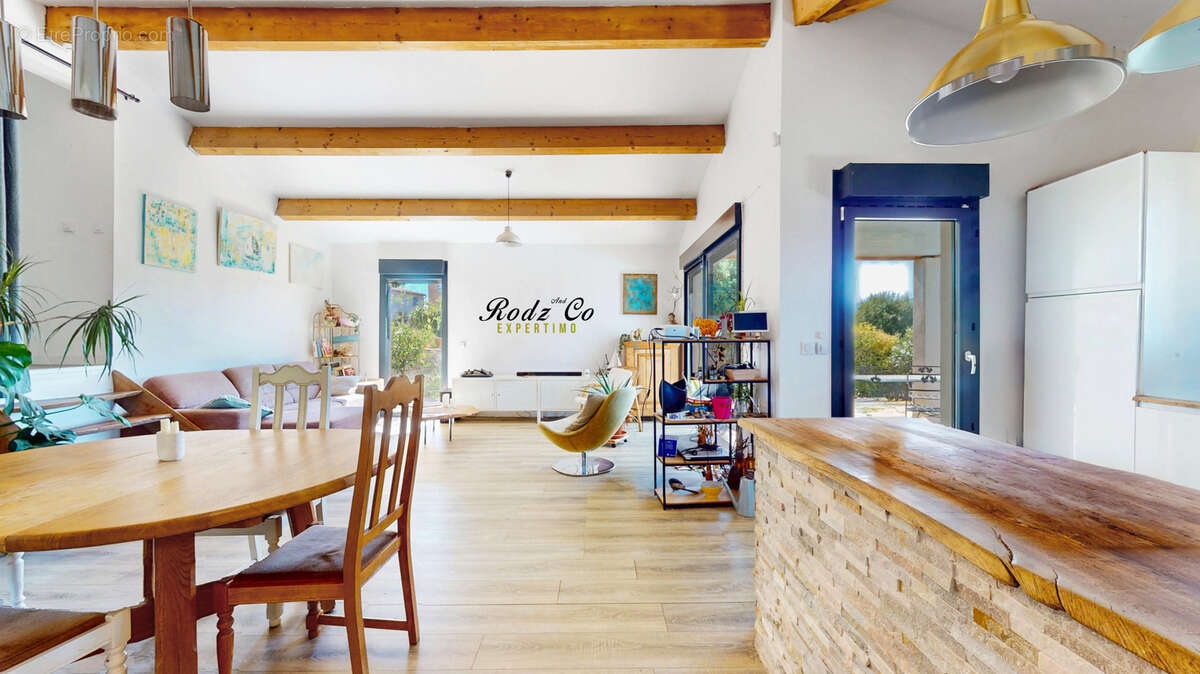 Maison à vendre à Apt   Villa contemporaine avec piscine, jardin, garage et vue sur le Luberon - photo 6