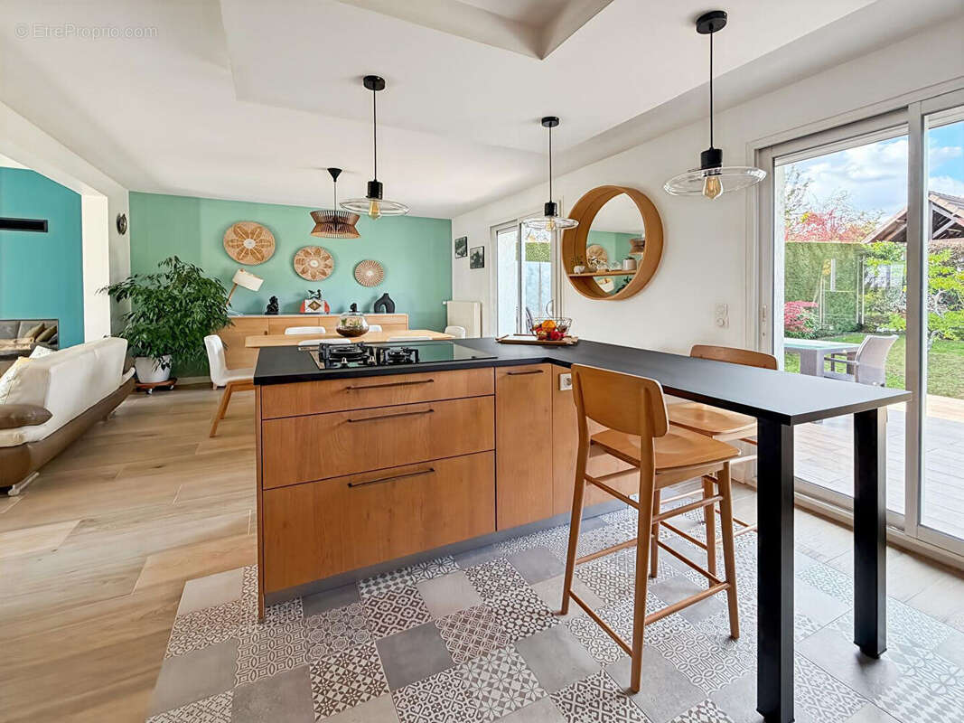 Maison à VERRIERES-LE-BUISSON