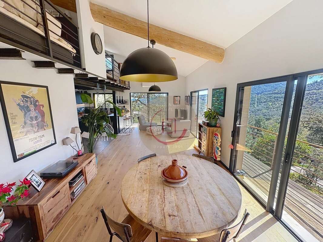 Maison à LES ADRETS-DE-L'ESTEREL