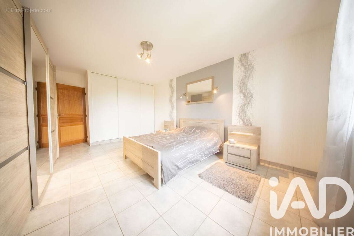 Maison 250 m² à Fleville-Lixieres  - photo 6