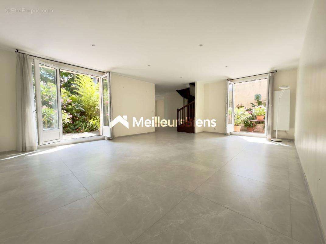 Maison familiale 5 chambres – 134 m² – Face au Lycée International – Saint-Germain-en-Laye - photo 2