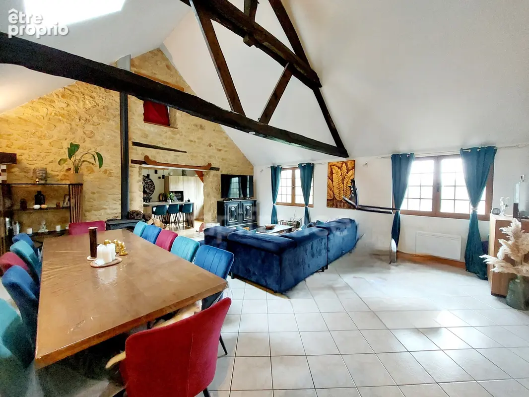 A vendre, maison de 364 m² entourée de plus de 2,5 hectares de terrain à Carsac-Aillac avec 3 gîtes meublés, une maison d'habita - photo 6