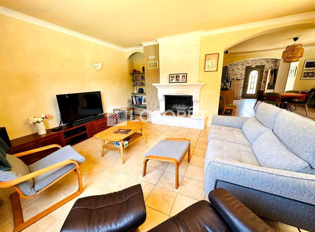 Villa Arles 5 pièce(s) 155.74 m2 - photo 8