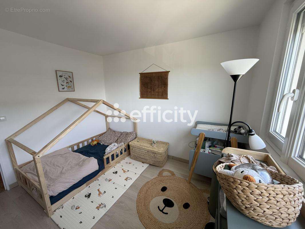 Appartement à MONTIGNY-LE-BRETONNEUX
