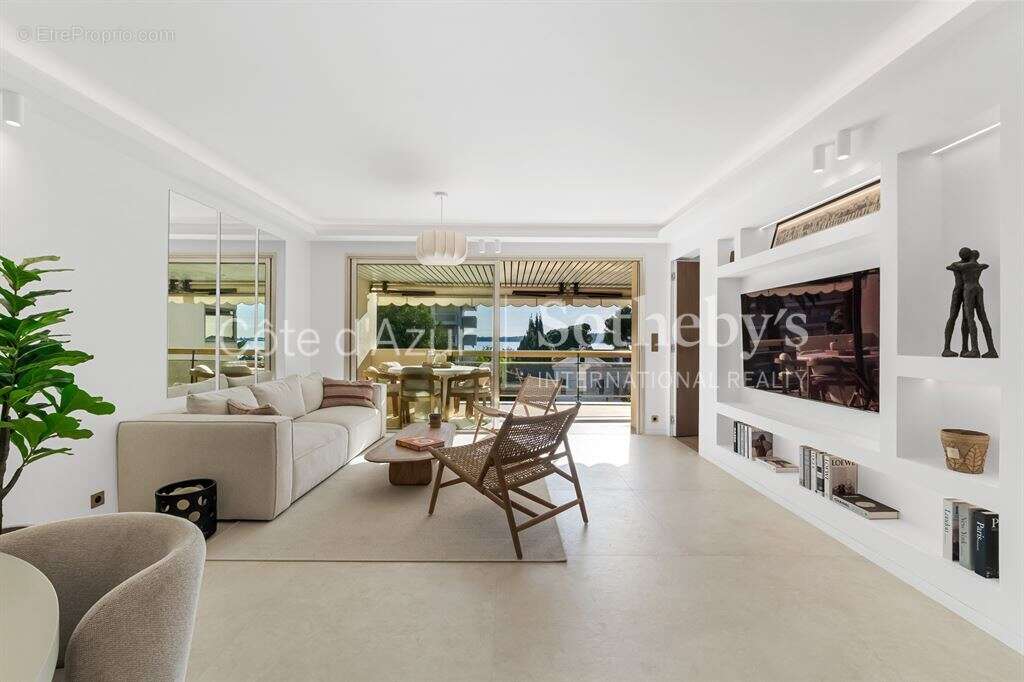 Cannes Palm Beach appartement 4 pièces de 101 m² rénové avec terrasse et vue mer - photo 2