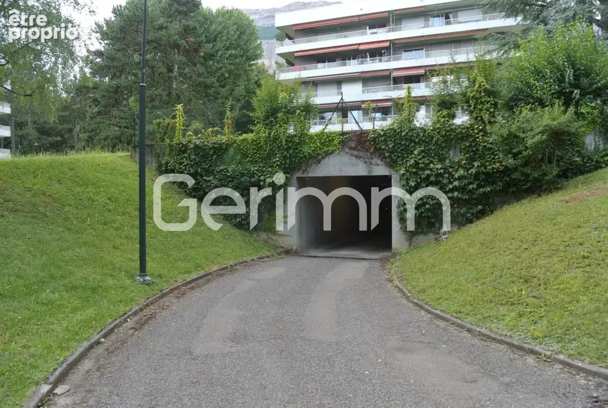 Vente - Appartement - 2 pièces + cuisine - 79 m² - 265 000 € - - photo 11