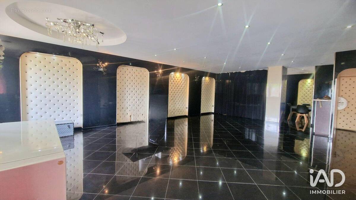 Photo 1 - Commerce à CORMEILLES-EN-PARISIS