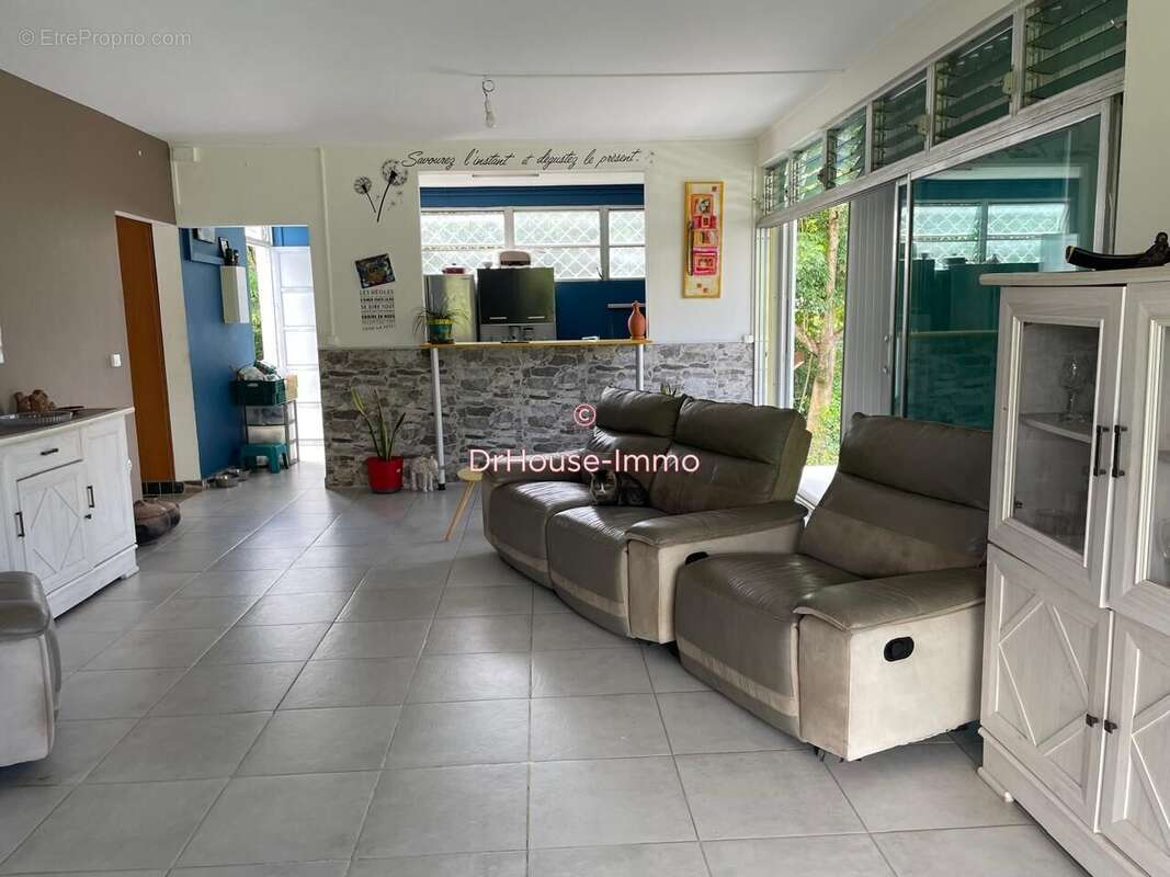 Maison 184 m² à Schoelcher  - photo 5