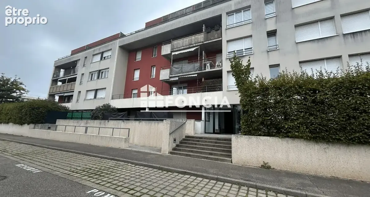 Pfastatt – Appartement 2 pièces de 53 m² avec balcon et parking privatif - photo 1