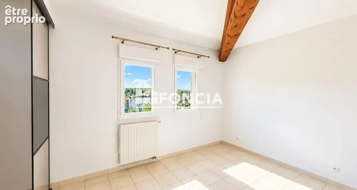 Nîmes TOUR MAGNE JARDIN DE LA FONTAINE- T3 de 82 m² avec terrasse de 15 m², climatisé, au dernier étage- Garage - photo 6