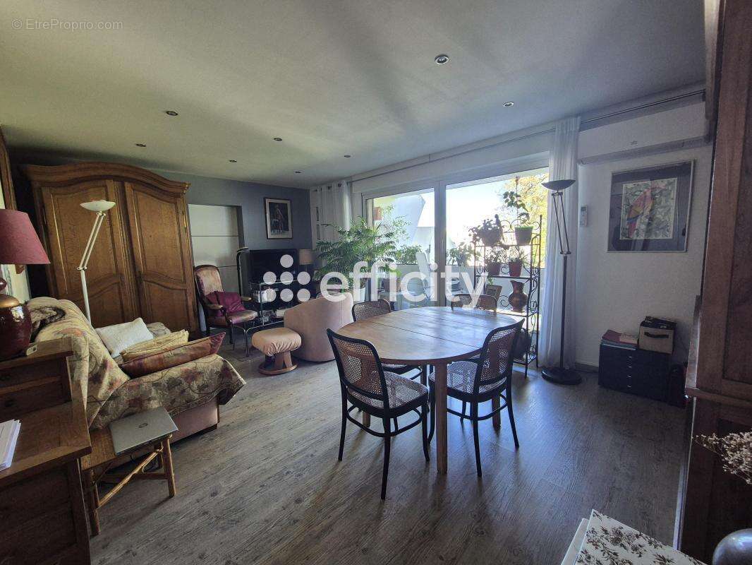 Appartement à LA CHAUSSEE-SAINT-VICTOR