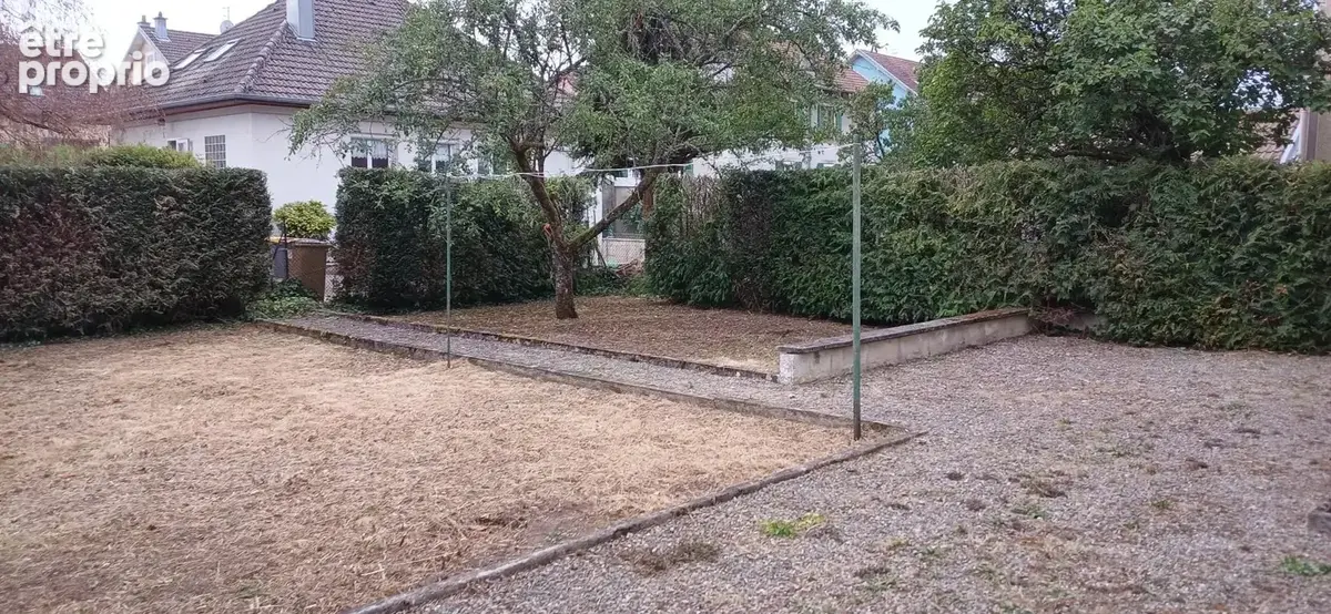 À Valdoie, maison de ville idéalement située avec jardin privatif - photo 2