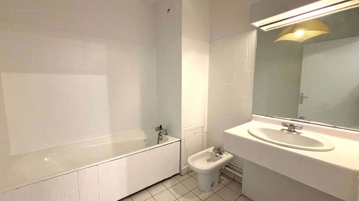 Appartement à PARIS-20E