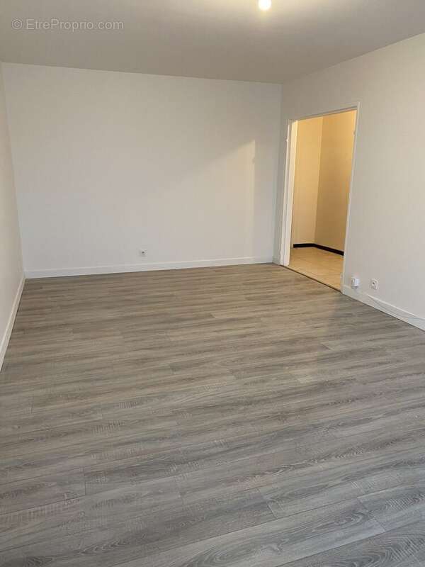 Appartement 89 m² à Bourg-Les-Valence  - photo 9