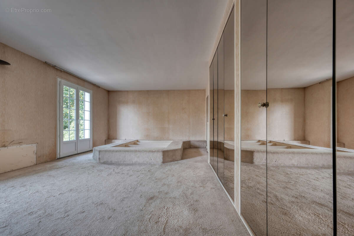 Maison familiale 10 pieces - 6 chambres - sous sol total - terrain de 1800m2 - photo 20