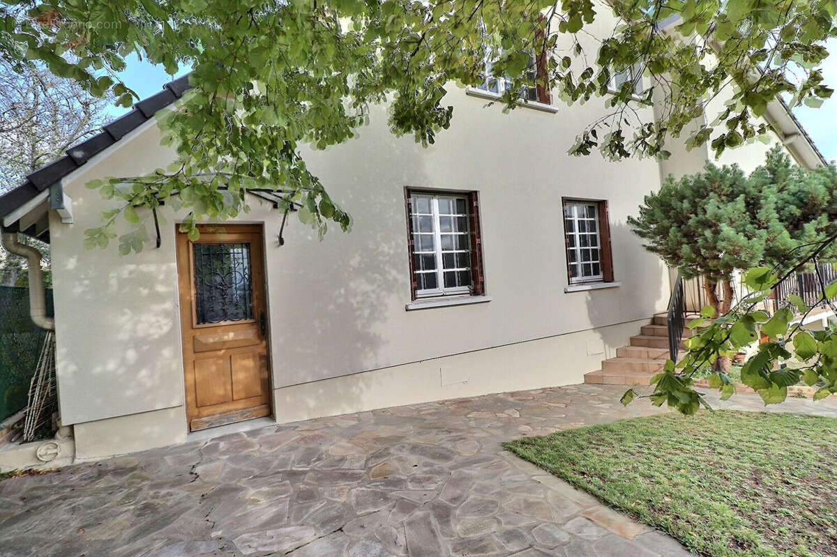 Maison à MAREIL-MARLY