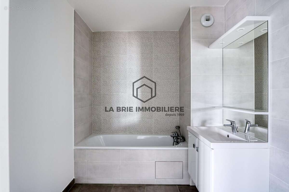 Appartement 61 m² à Mennecy  - photo 7