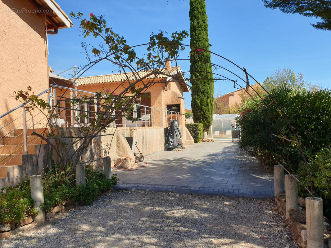 Maison à CEBAZAN