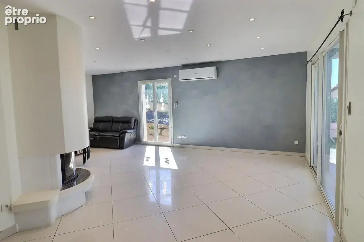 Villa plain-pied 131m2 (T5) - Terrain de 1000m2 - photo 5