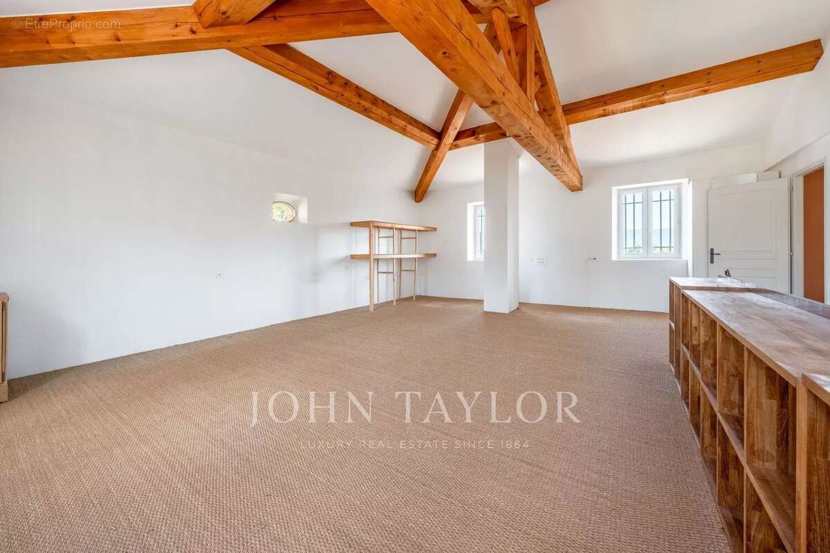 Maison à CABRIERES-D&#039;AVIGNON