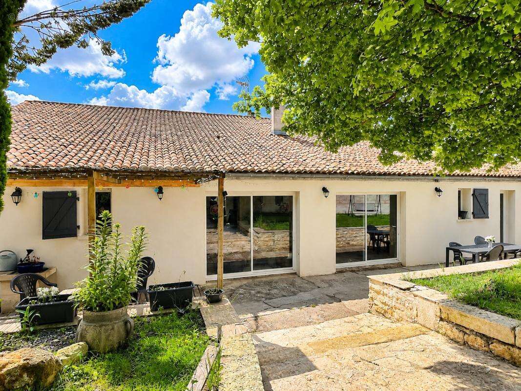 Maison 227 m² à Saint-Vaize  - photo 17