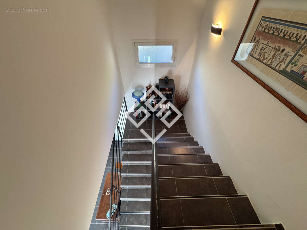 Villa contemporaine avec vue panoramique et piscine - photo 22
