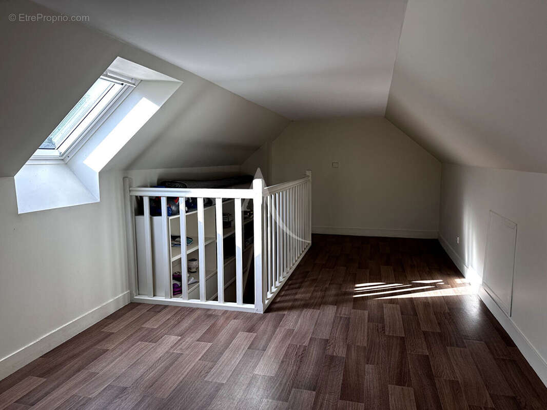 Maison à SAINT-THIBAULT-DES-VIGNES