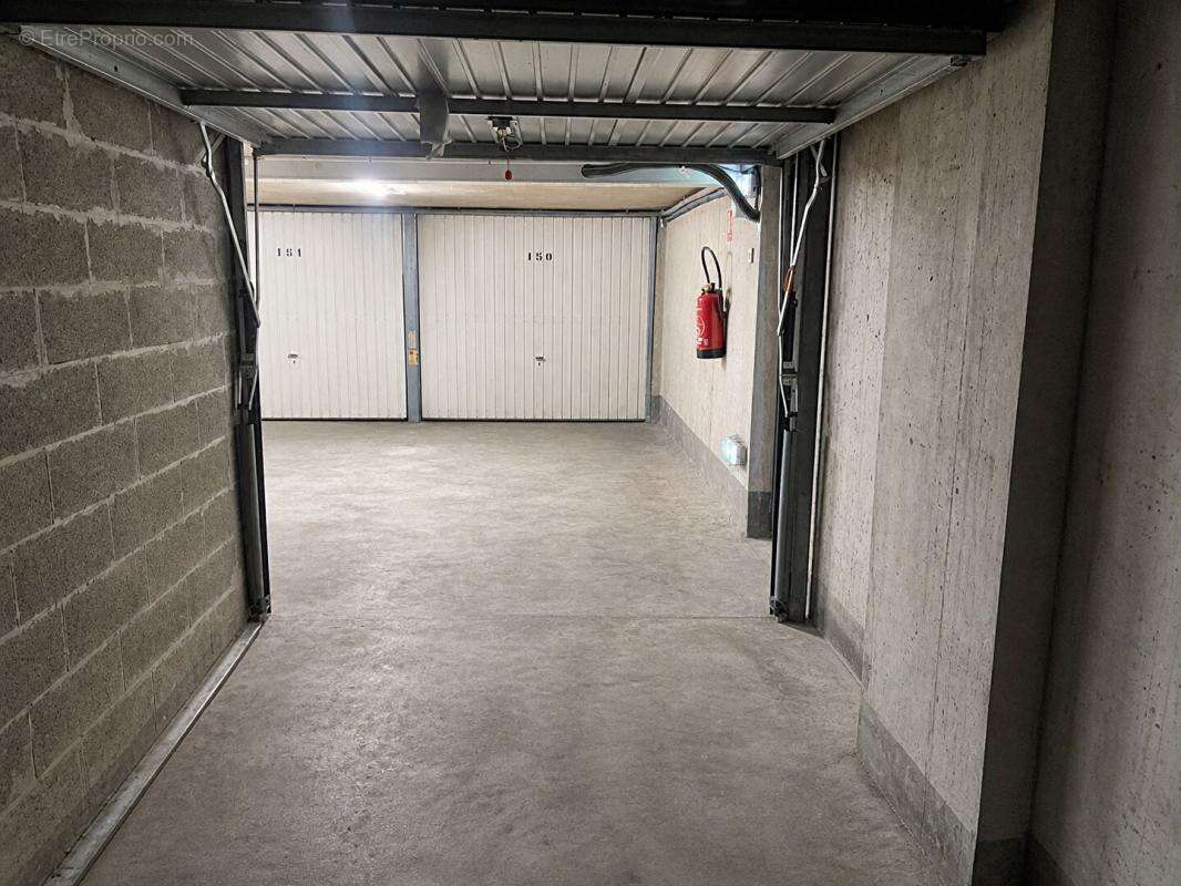 Parking à LYON-3E