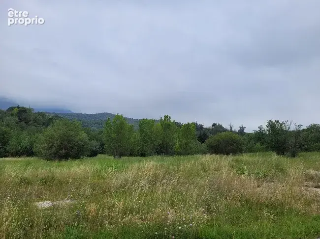 Terrain à LES CLUSES