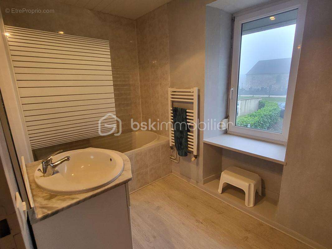 Maison à VILLEDIEU-LES-POELES