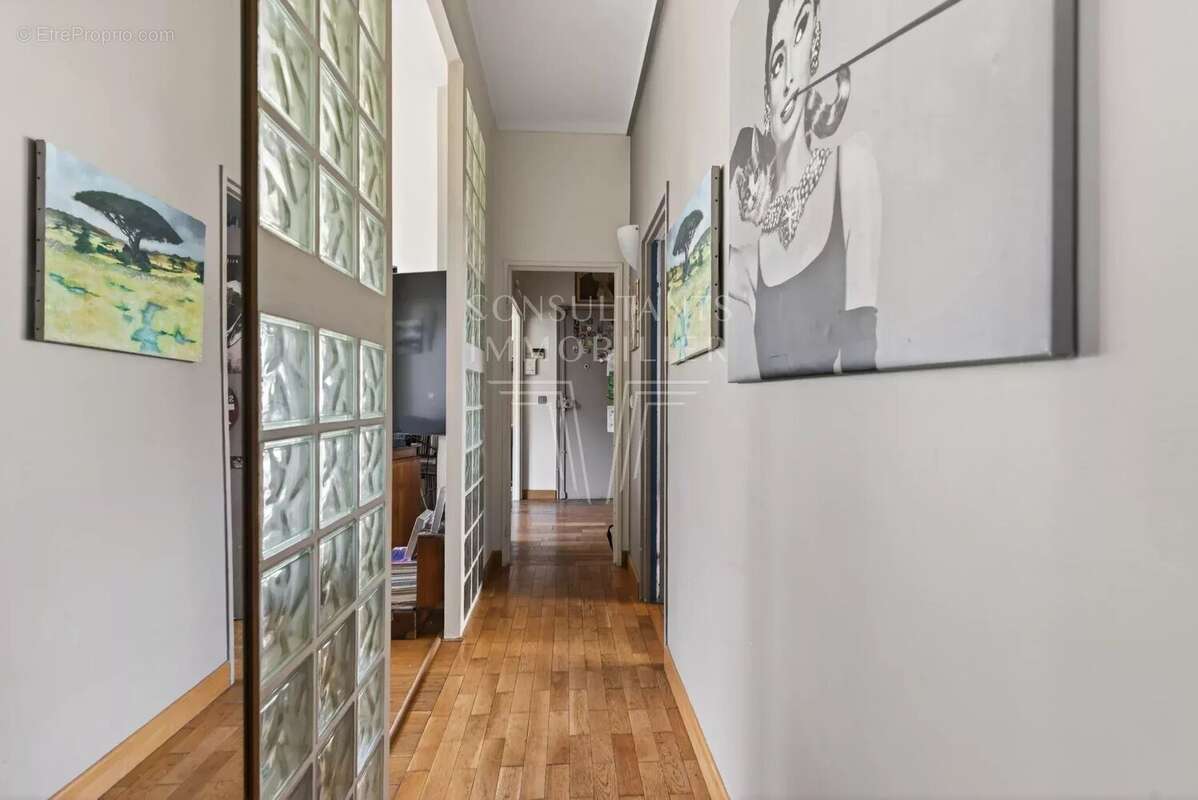 Appartement à NEUILLY-SUR-SEINE