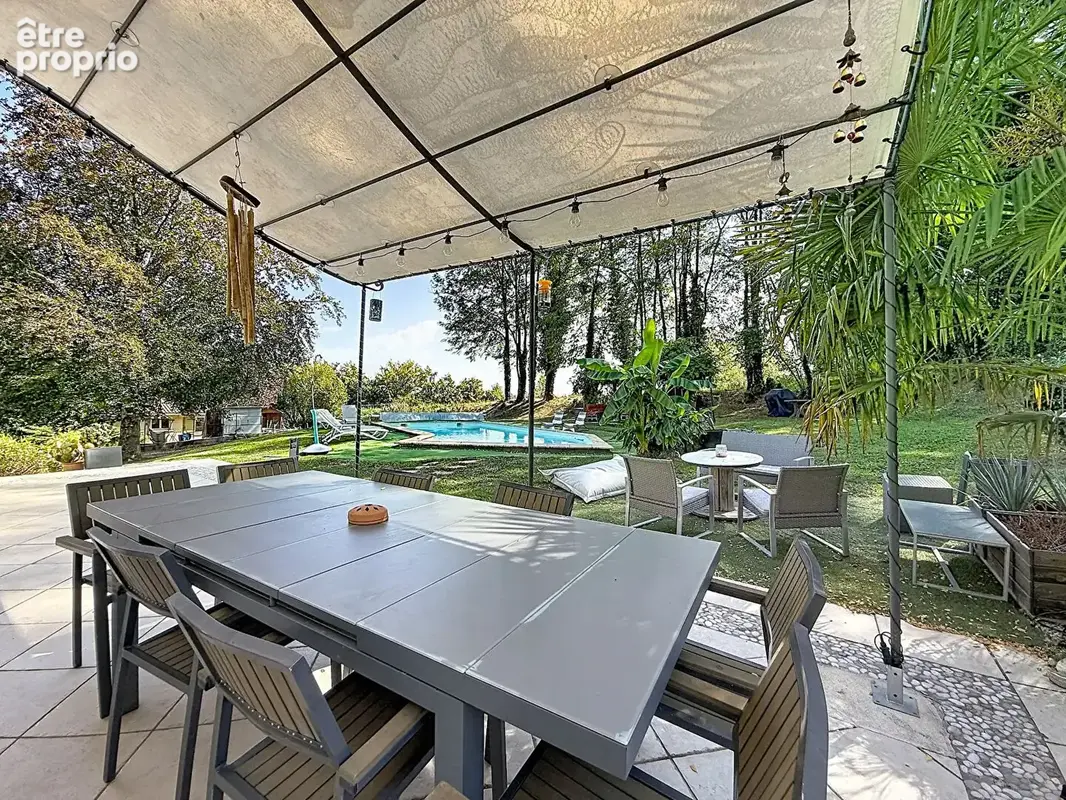 Charmante villa dans un écrin de verdure au calme , 3 chambre et un T2 indépendant, sous sol, piscine. - photo 7
