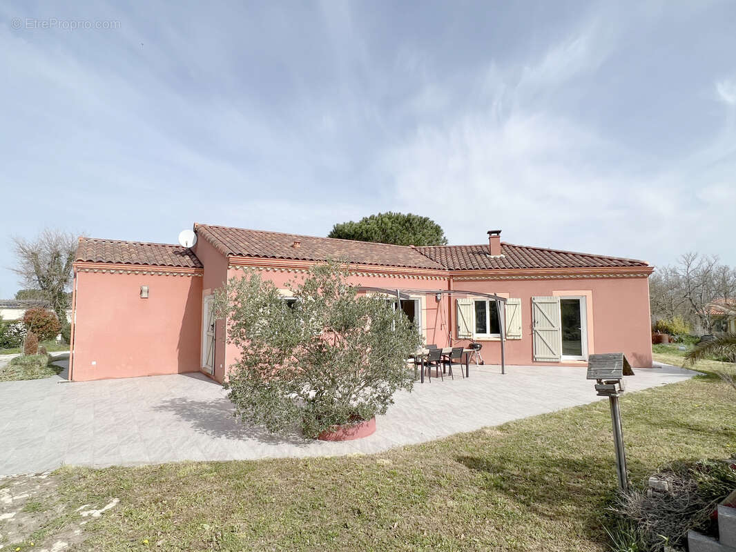 Belle villa avec piscine au calme - photo 28
