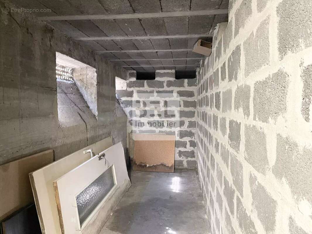 Appartement à BAGNOLS-SUR-CEZE