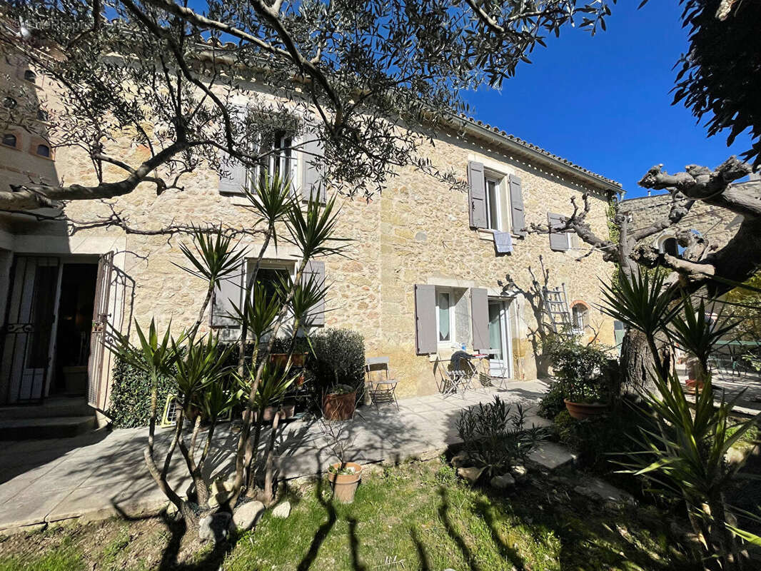Maison à CABRIERES-D'AIGUES