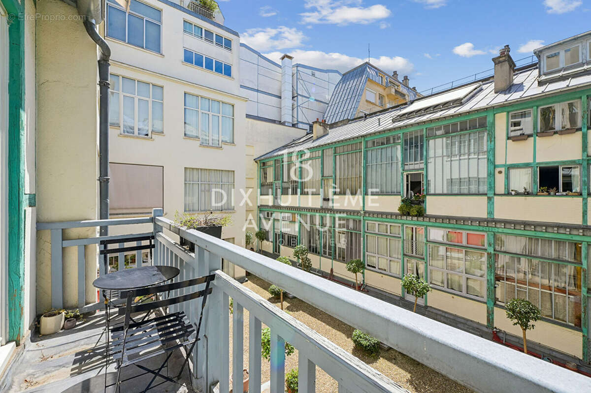 Rue des Sablons, 2ème étage, appartement avec mezzanine et balcon - photo 3