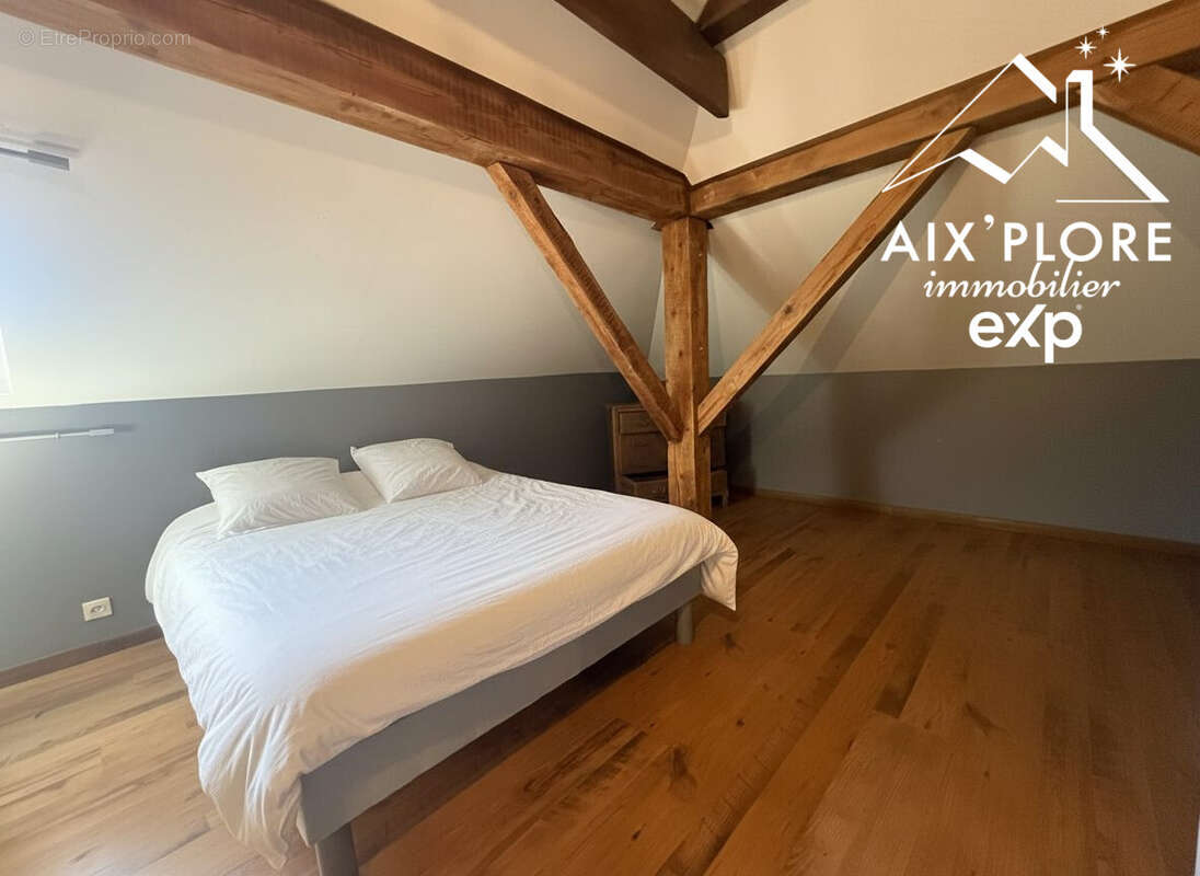 565 m² à Albertville  - photo 6