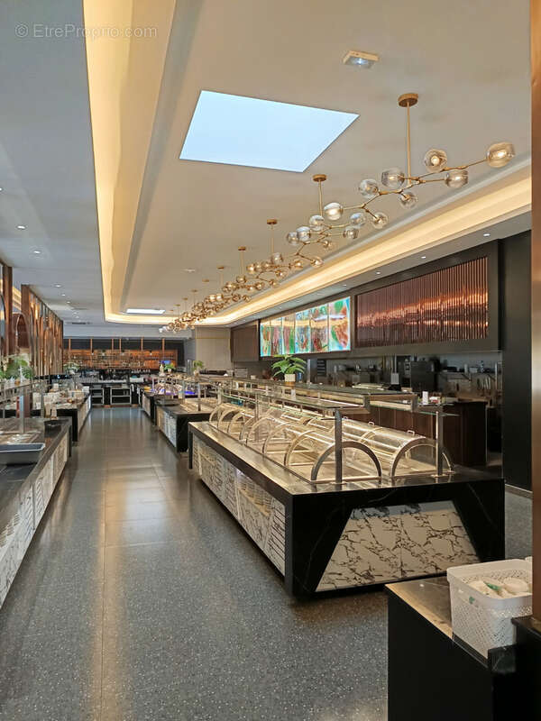 Commerce à SAINT-CYR-L'ECOLE