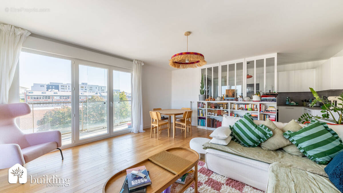 Appartement à COURBEVOIE