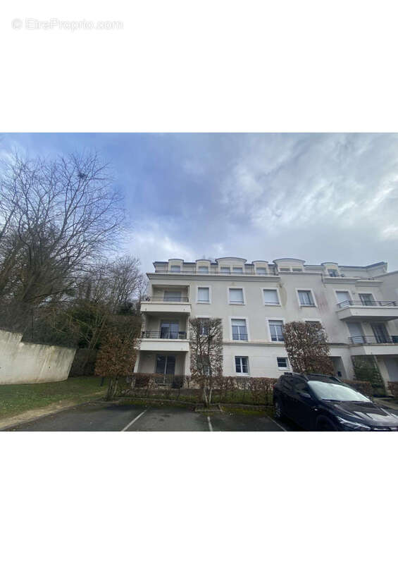 Appartement à SAINT-JEAN-DE-BRAYE