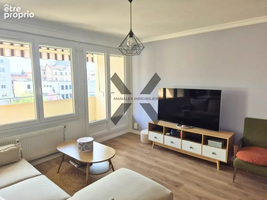 Appartement à LE COTEAU