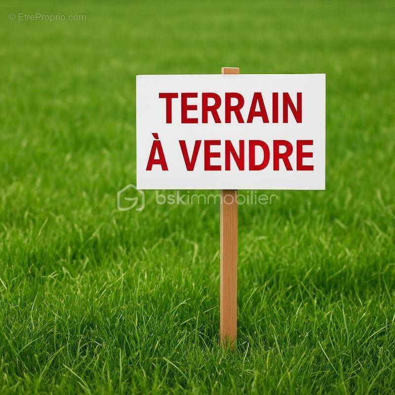 Terrain à LA TURBALLE