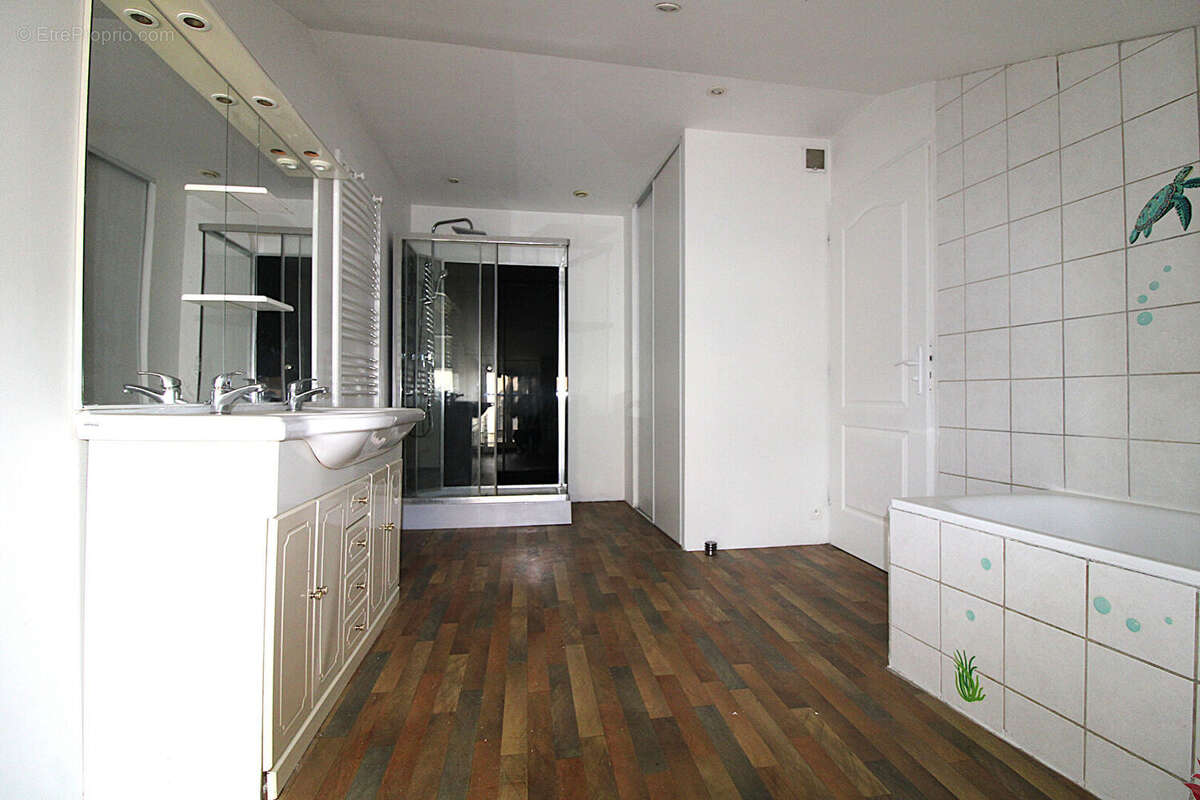 Maison à DOULEVANT-LE-CHATEAU