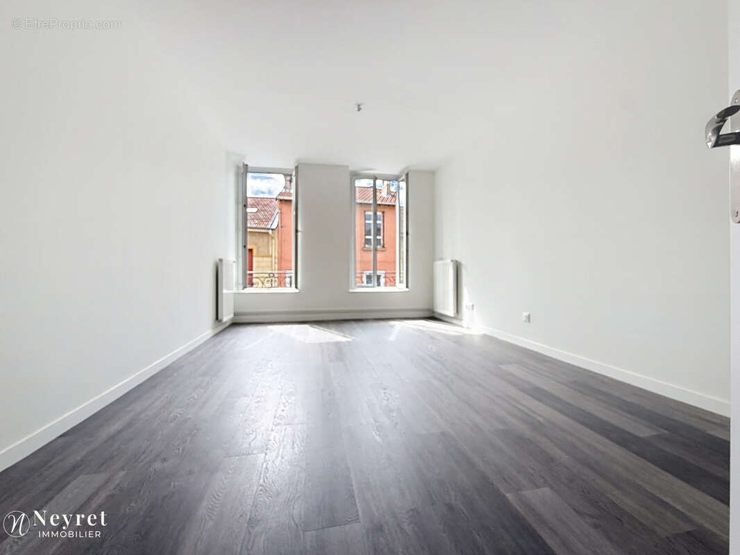 Appartement à SAINT-ETIENNE