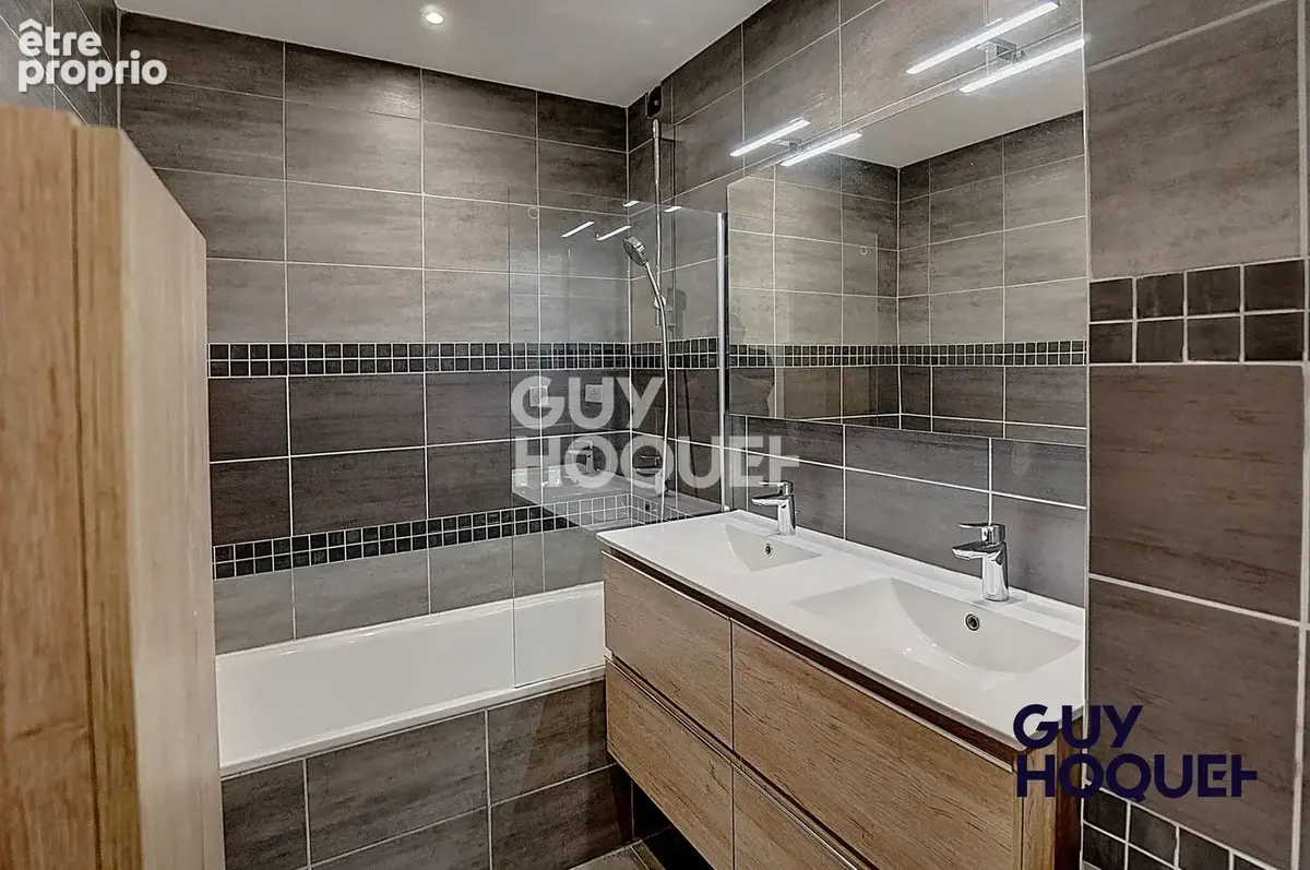 A vendre - Appartement vue Monts du Lyonnais - Lyon 5 - 6 pièces - 109 m2 - photo 4